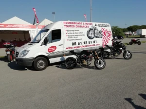 Mercedes salon Ducati